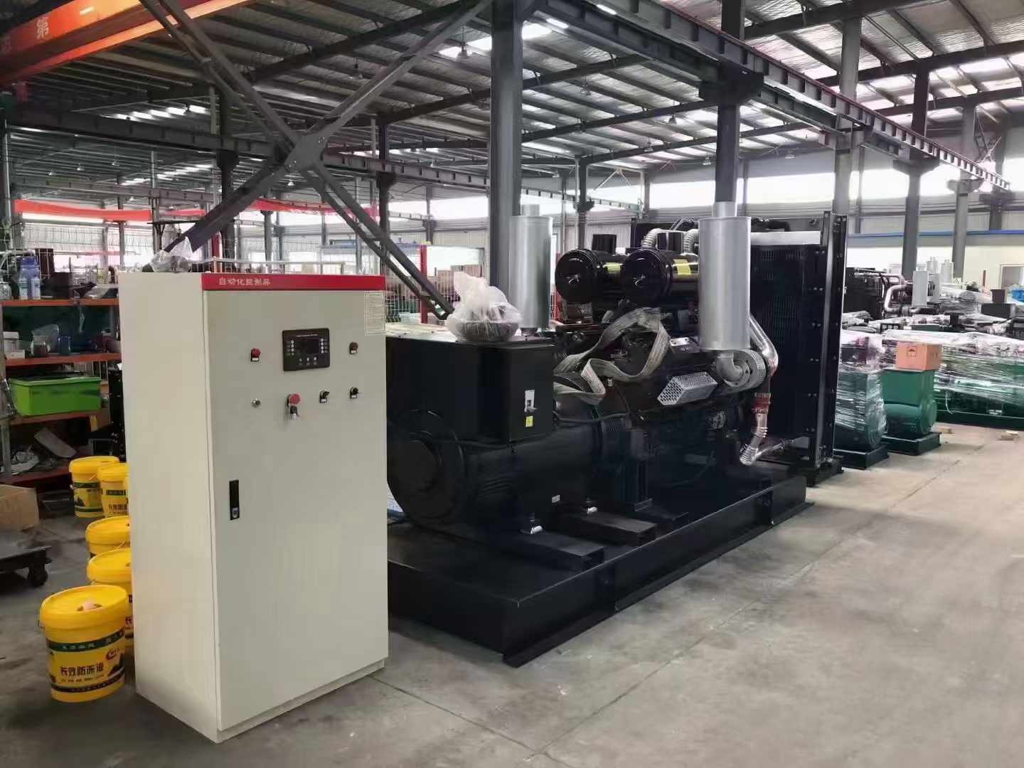 和静柴油发电机运行时的噪音和振动水平如何？