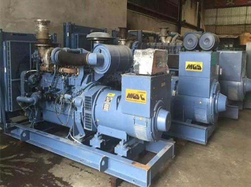 和静柴油发电机如何测试电流大小？