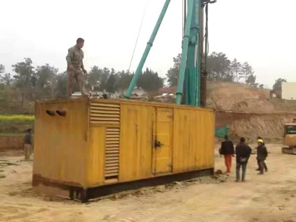 和静如何判断水冷式机油散热器密封件是否需要更换？